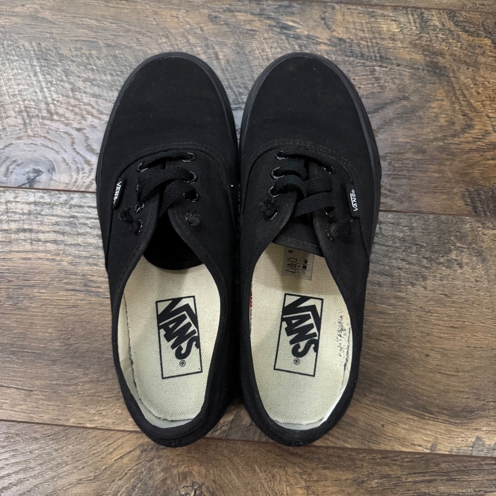 Vans Authentic Triple Black Canvas Low Top Sneakers Womens 6.5 Skate Shoes - Picture 2 of 9